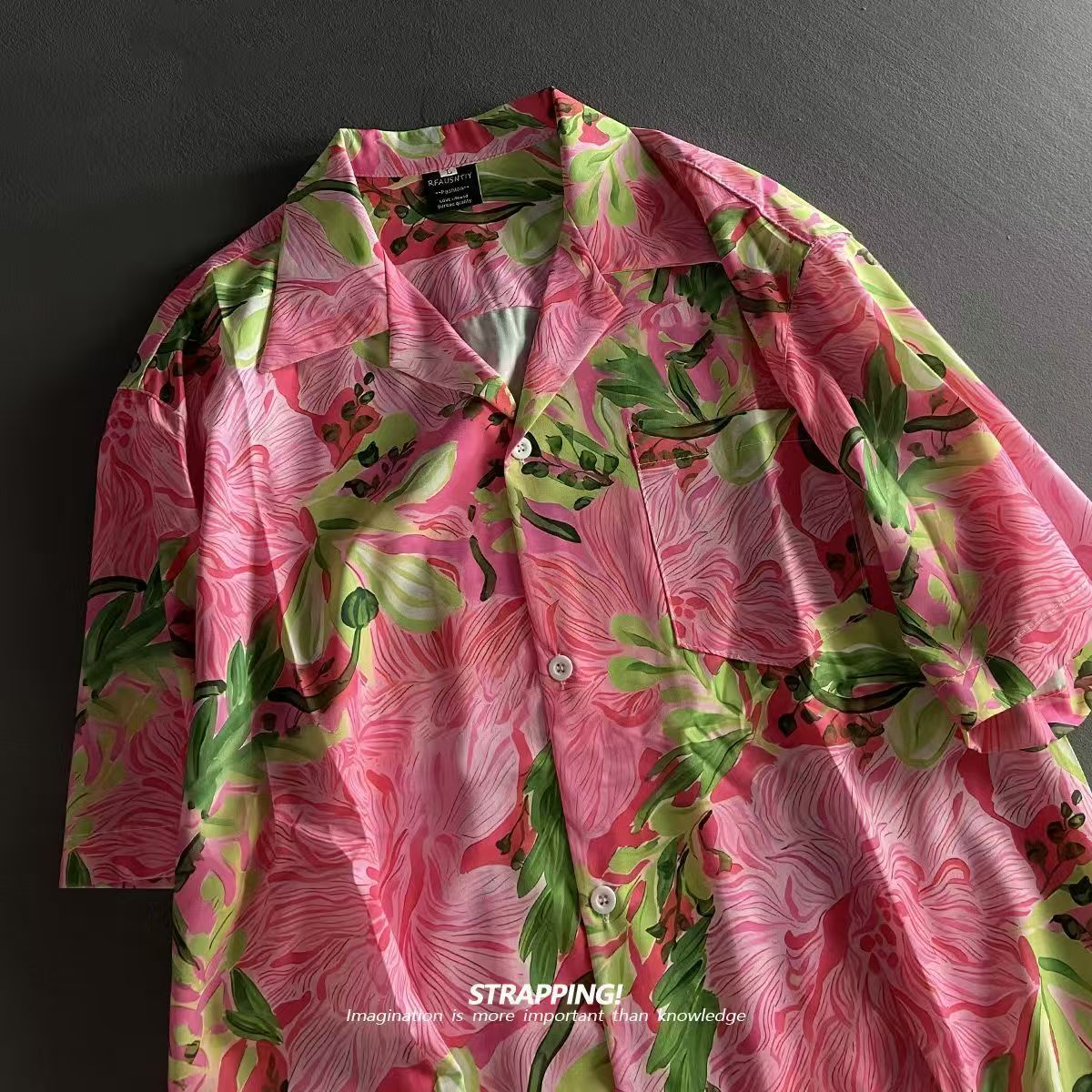 Vintage Hawaiian Floral Shirt - Rosa Graffiti-Blumenmuster, kubanischer Kragen, Hawaii-Hemden für